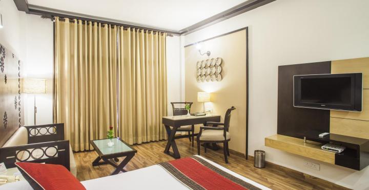 Hotel Maharaja Regency Лудхиана Экстерьер фото